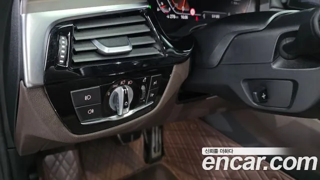 BMW 5 серии 2020 thumb 12