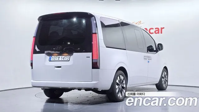 Hyundai Staria 2025 thumb 3
