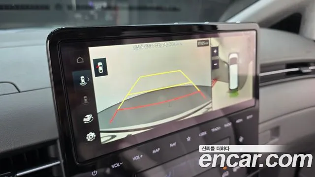 Hyundai Staria 2025 thumb 6