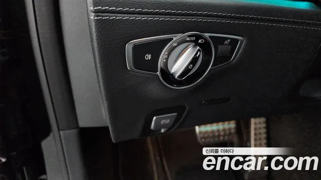 Mercedes-Benz AMG GT 2023 thumb 3