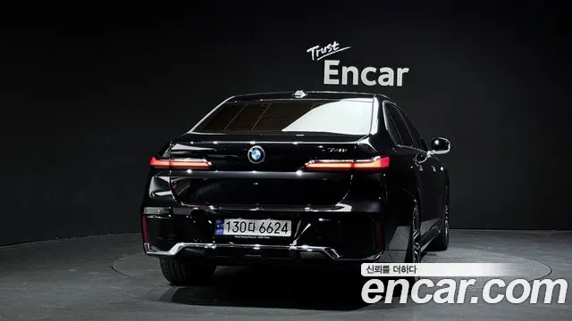 BMW 7 серии 2023 thumb 4