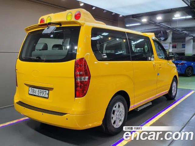 Hyundai Staria 2017 thumb 9