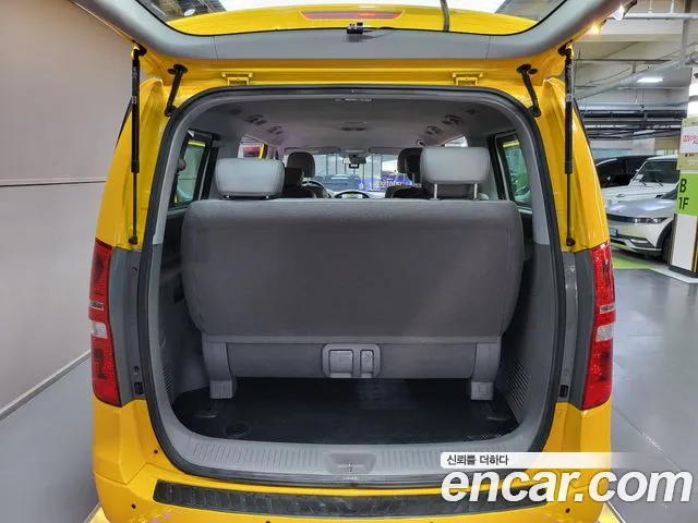 Hyundai Staria 2017 thumb 11