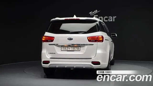 Kia Carnival 2019 thumb 12