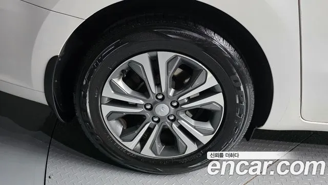 Kia Carnival 2019 thumb 10