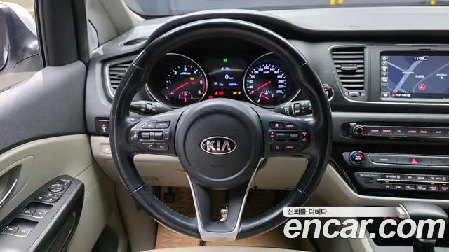 Kia Carnival 2019 thumb 5