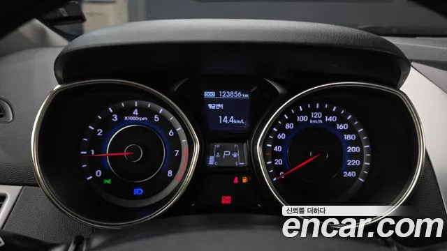 Hyundai Avante 2011 thumb 10