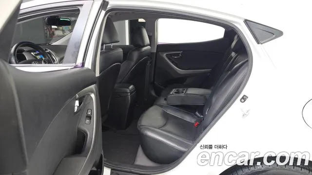 Hyundai Avante 2011 thumb 2