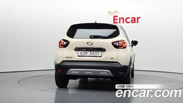Renault QM3 2017 thumb 11