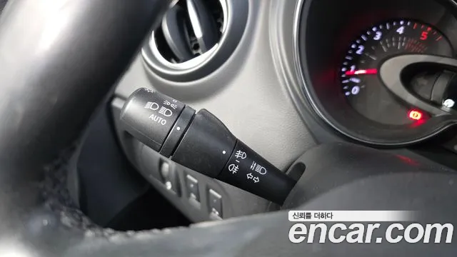 Renault QM3 2017 thumb 10