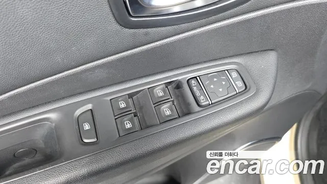 Renault QM3 2017 thumb 5