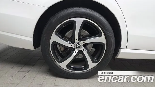Mercedes-Benz E-Class 2020 thumb 7
