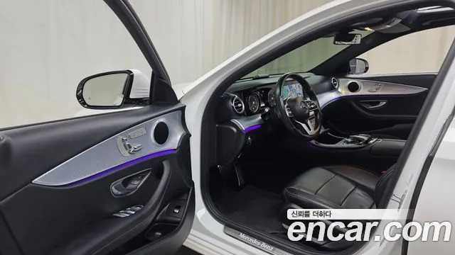 Mercedes-Benz E-Class 2020 thumb 11