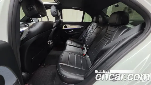 Mercedes-Benz E-Class 2020 thumb 12