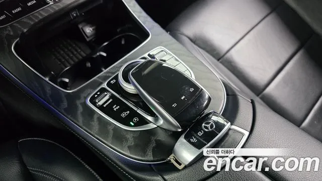 Mercedes-Benz E-Class 2020 thumb 9