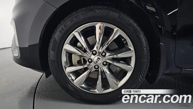 Kia Carnival 2019 thumb 10