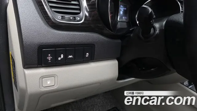 Kia Carnival 2019 thumb 4