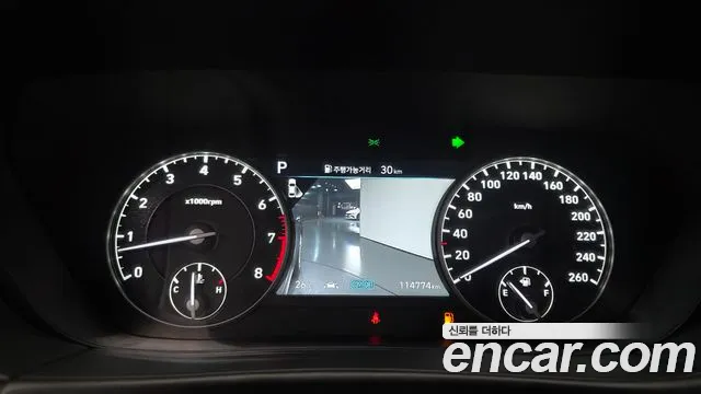 Genesis G90 2018 thumb 12