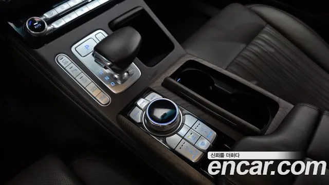 Genesis G90 2018 thumb 7
