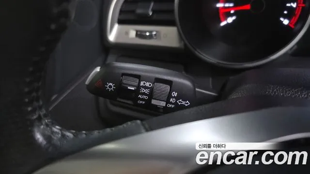 KGM Tivoli 2016 thumb 8
