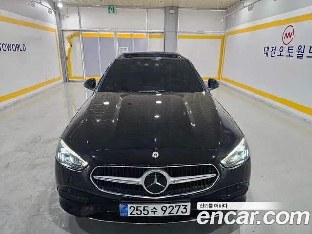 Mercedes-Benz C-Class 2024 thumb 9
