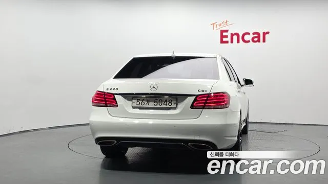 Mercedes-Benz E-Class 2013 thumb 5