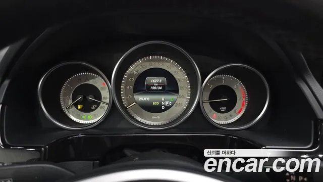 Mercedes-Benz E-Class 2013 thumb 2