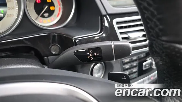 Mercedes-Benz E-Class 2013 thumb 4