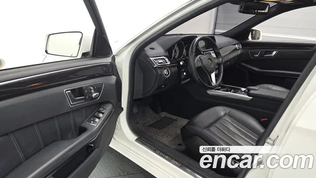 Mercedes-Benz E-Class 2013 thumb 7