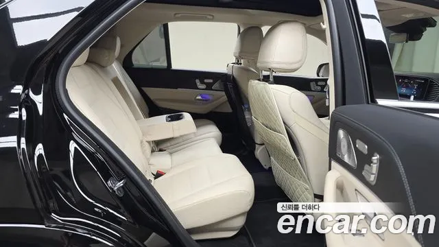 Mercedes-Benz E-Класс 2025 thumb 2