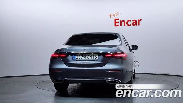 Mercedes-Benz E-Class 2021 thumb 7