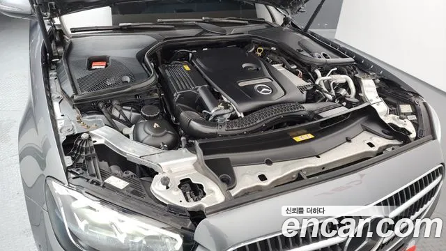 Mercedes-Benz E-Class 2021 thumb 11