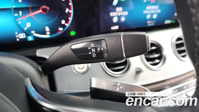 Mercedes-Benz E-Class 2021 thumb 4