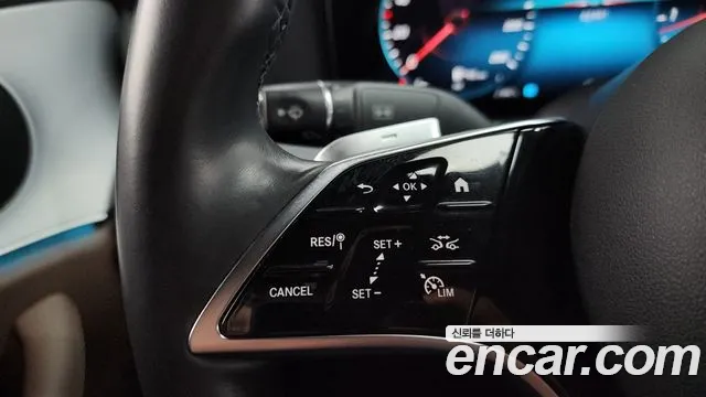 Mercedes-Benz E-Class 2021 thumb 10