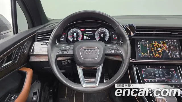 Audi Q7 2021 thumb 9