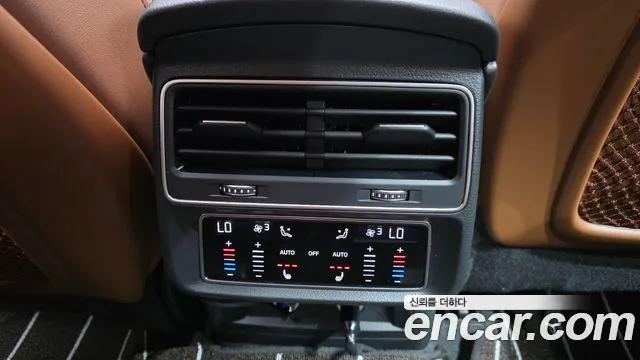 Audi Q7 2021 thumb 8