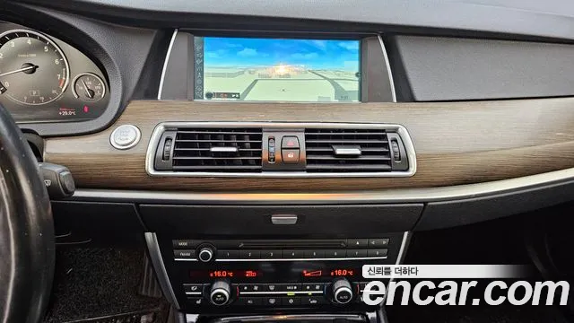 BMW 5 серии Gran Turismo 2011 thumb 5