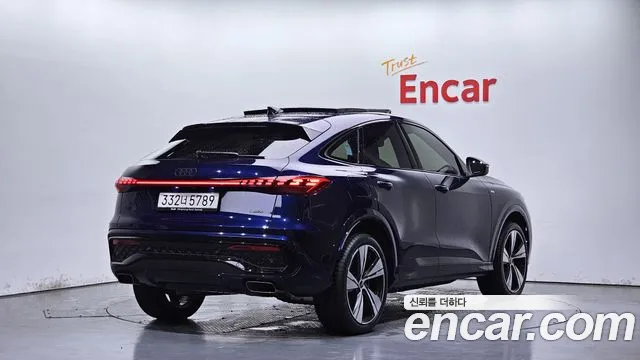Audi Q5 2025 thumb 2