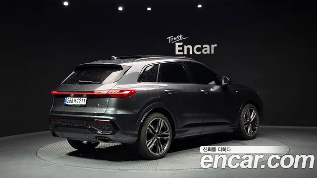 Audi Q5 2025 thumb 2