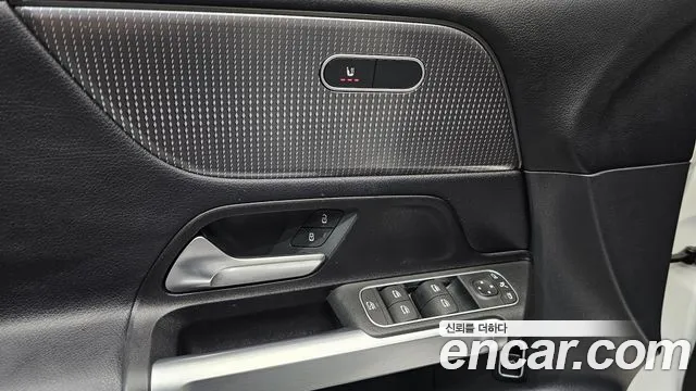 Mercedes-Benz GLB 2022 thumb 2