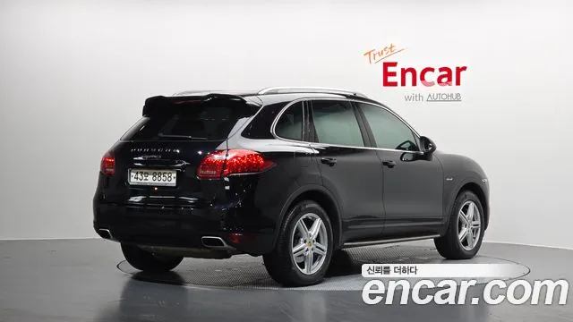 Porsche Cayenne 2013 thumb 6
