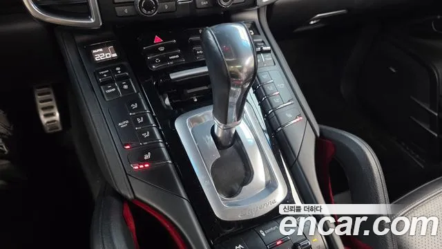 Porsche Cayenne 2013 thumb 9