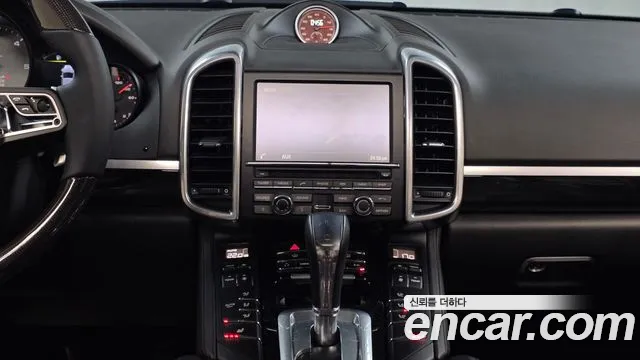 Porsche Cayenne 2013 thumb 3