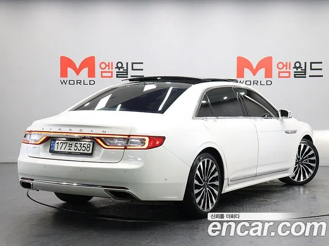 Lincoln Continental 2017 thumb 4