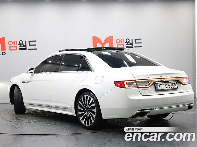 Lincoln Continental 2017 thumb 9