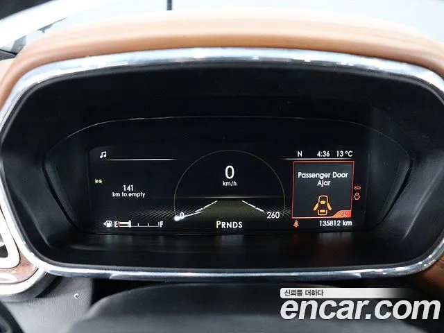 Lincoln Continental 2017 thumb 5