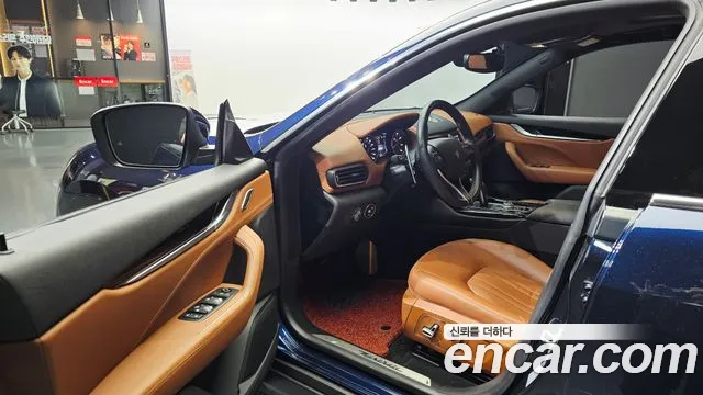 Maserati Levante 2021 thumb 6
