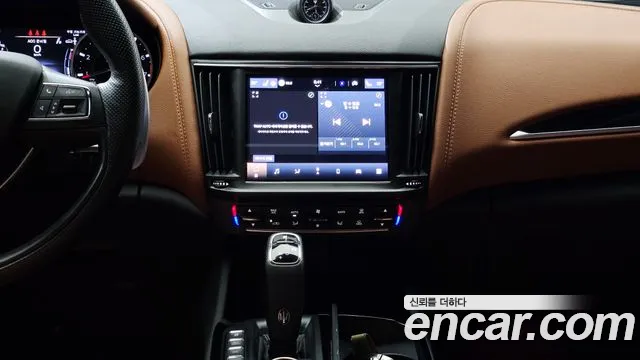Maserati Levante 2021 thumb 2