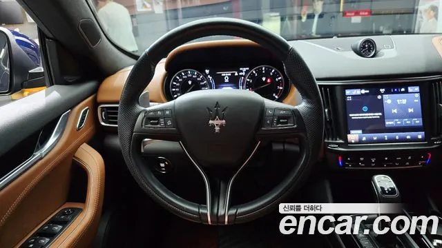 Maserati Levante 2021 thumb 11