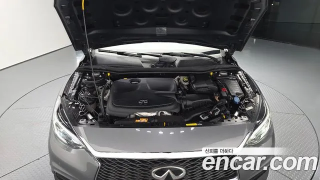 Infiniti QX30 2019 thumb 6